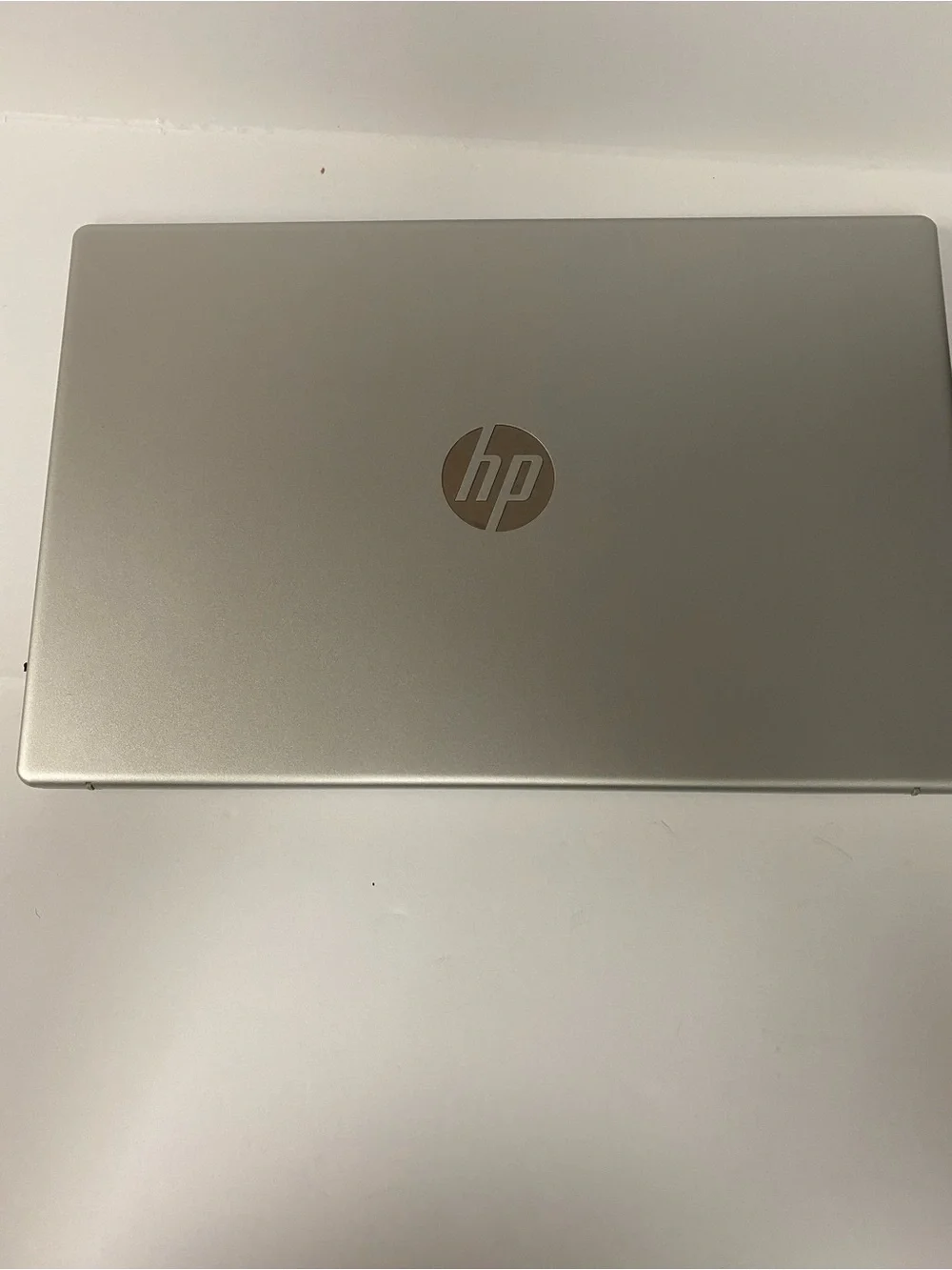 HP Silver Laptop 15 / 8 GB 256 GB with charger